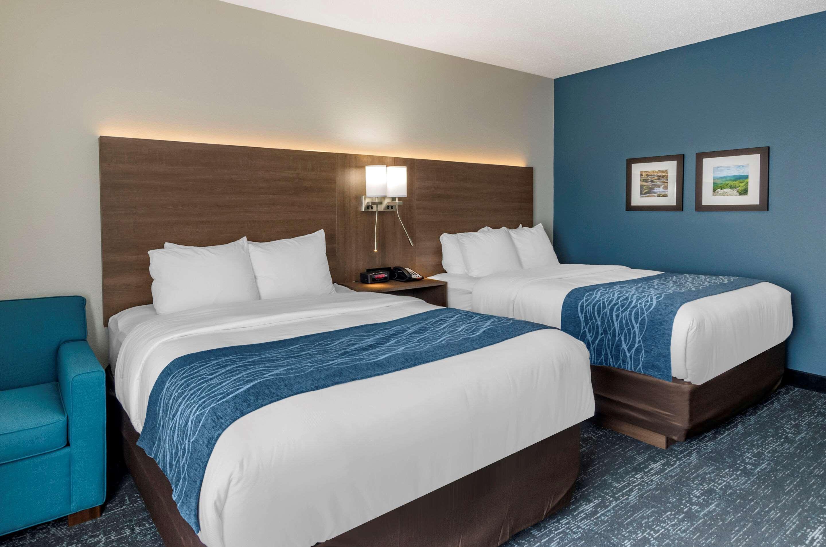 Comfort Inn & Suites Troutville - Roanoke North - Daleville Exterior photo