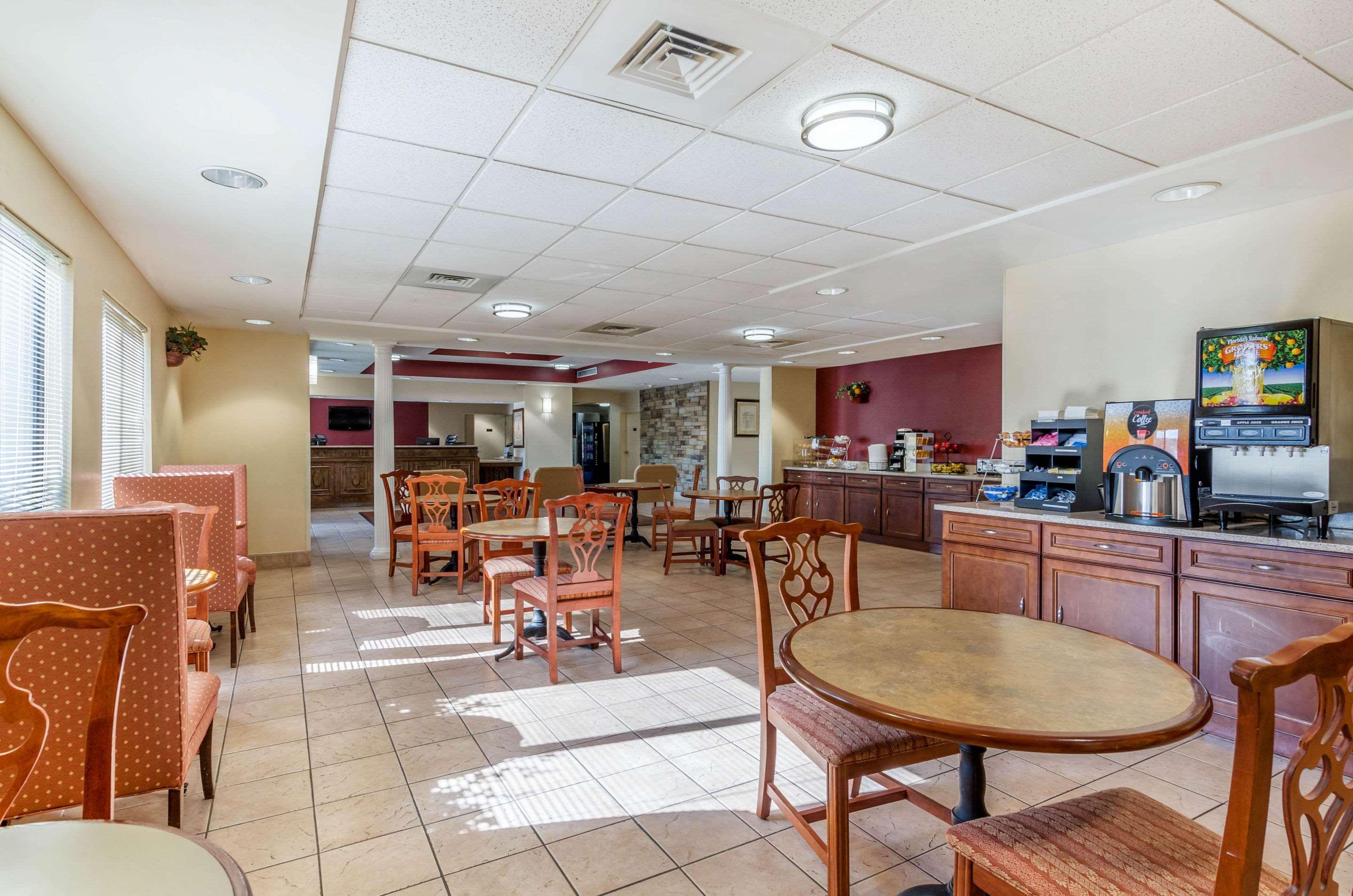 Comfort Inn & Suites Troutville - Roanoke North - Daleville Exterior photo