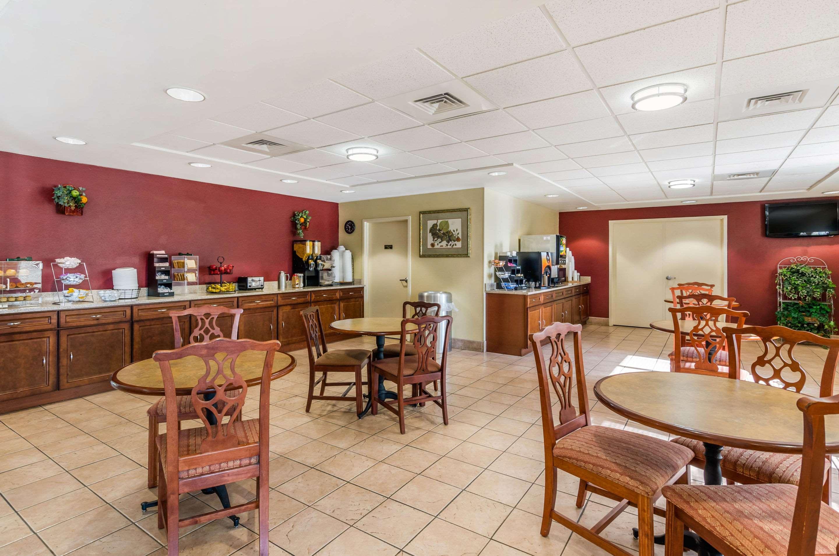 Comfort Inn & Suites Troutville - Roanoke North - Daleville Exterior photo