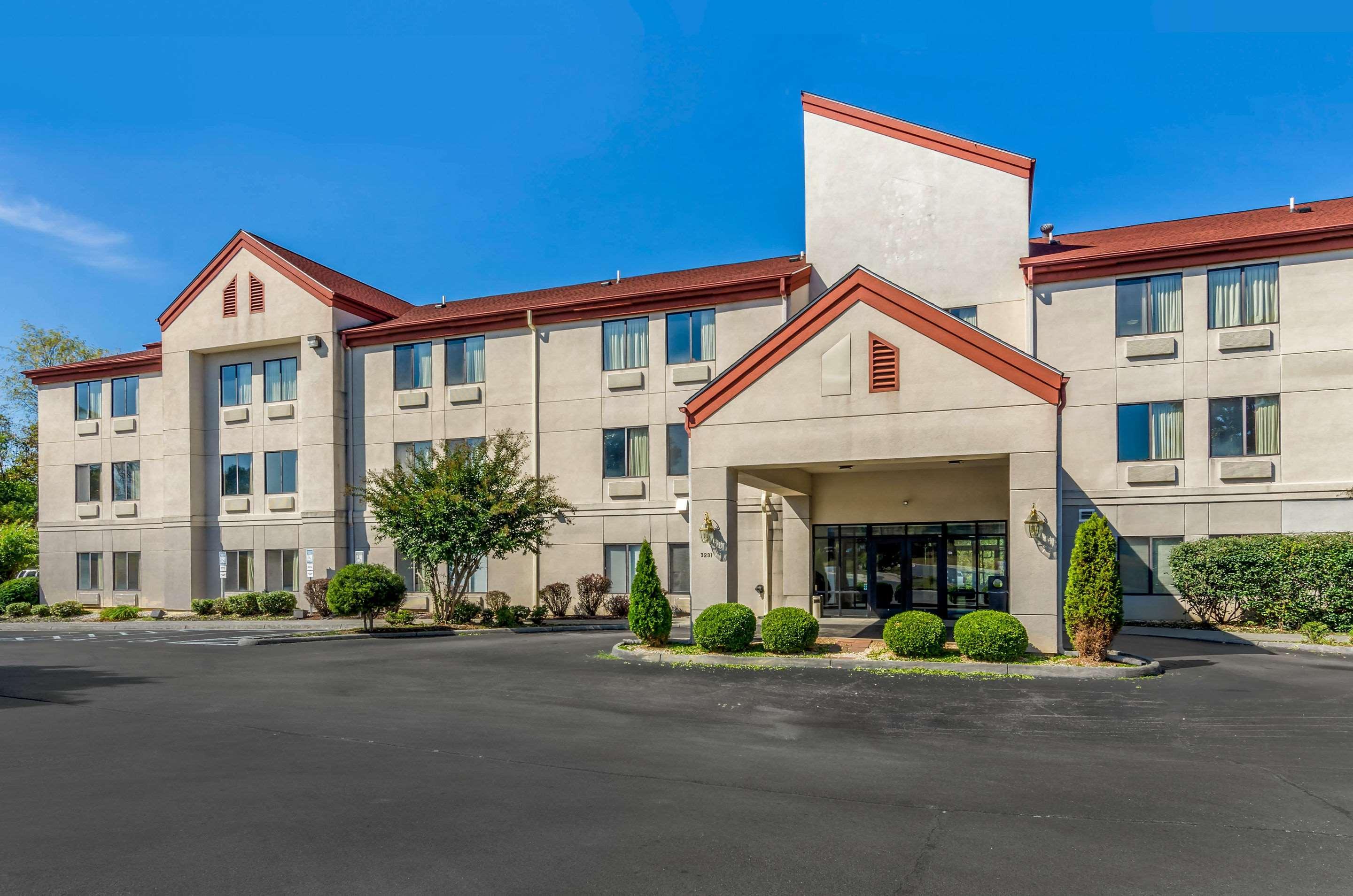 Comfort Inn & Suites Troutville - Roanoke North - Daleville Exterior photo